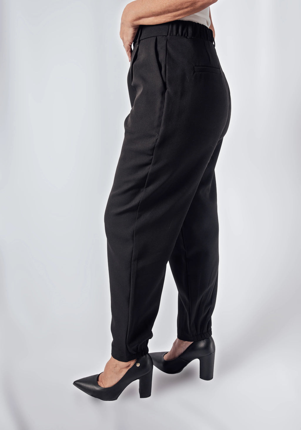 Pantalón Sastrero recto Nardoni con elástico atrás