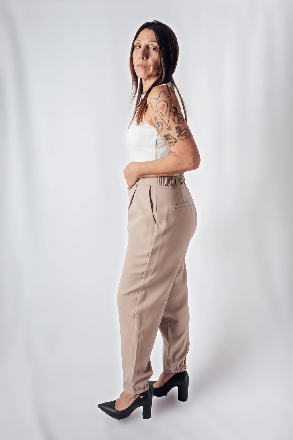 Pantalón Sastrero recto Nardoni con elástico atrás